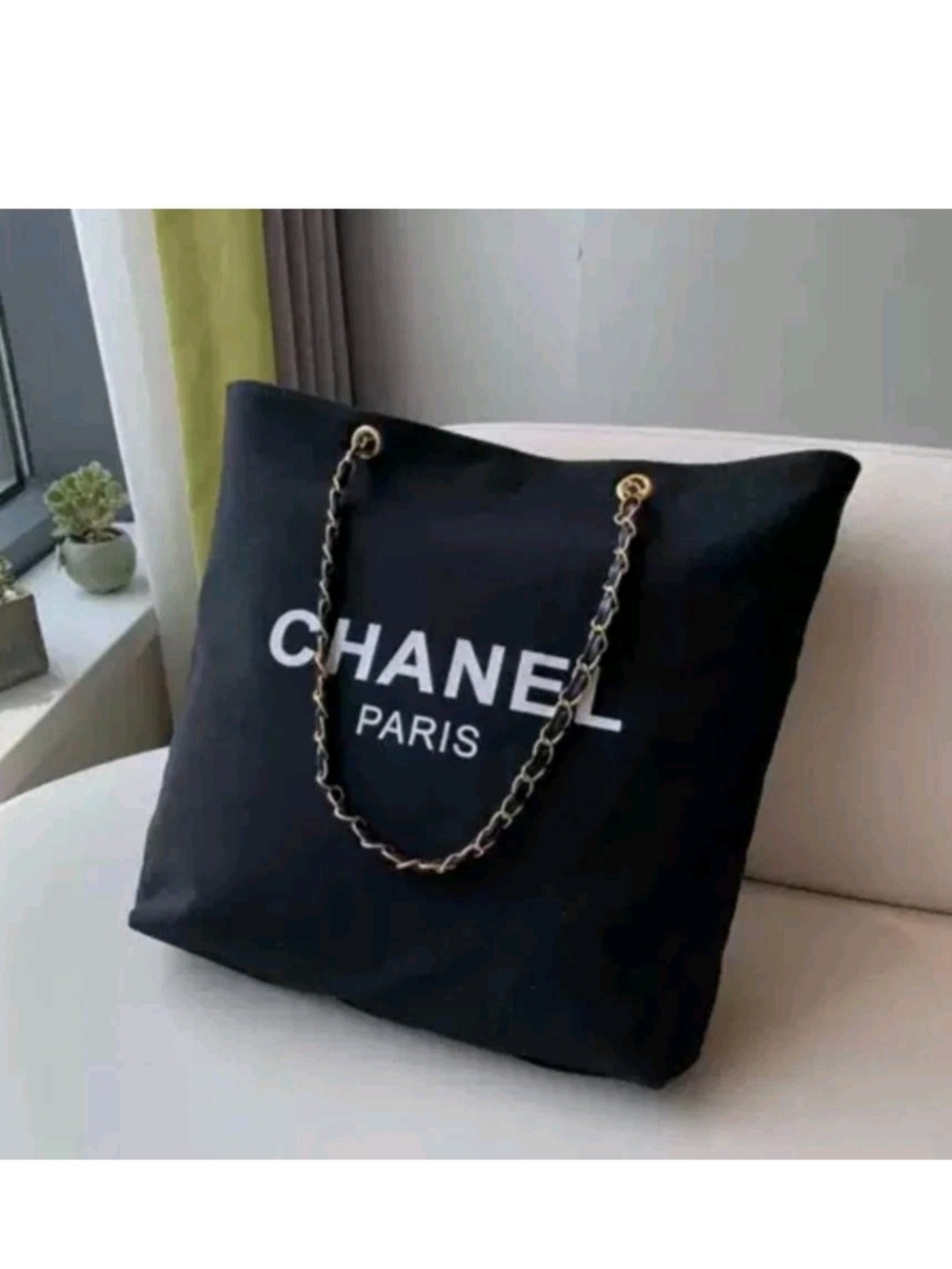 New CC Beaute Black & White GWP Tote with Gold Chain